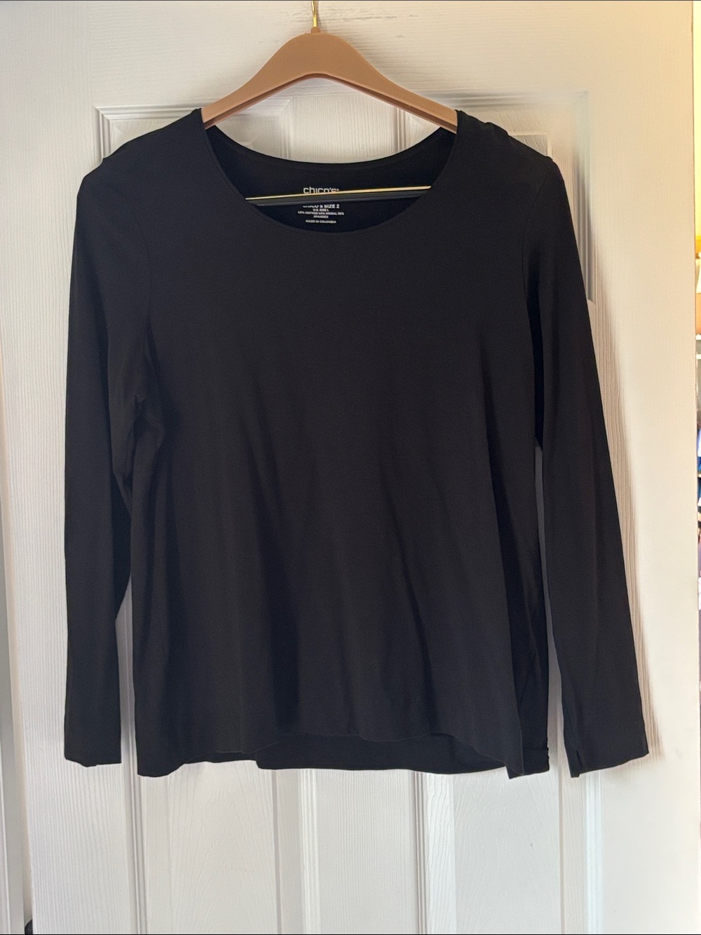 Chico's Uktimate Tee Black Long-Sleeve Scoop Neck Tee